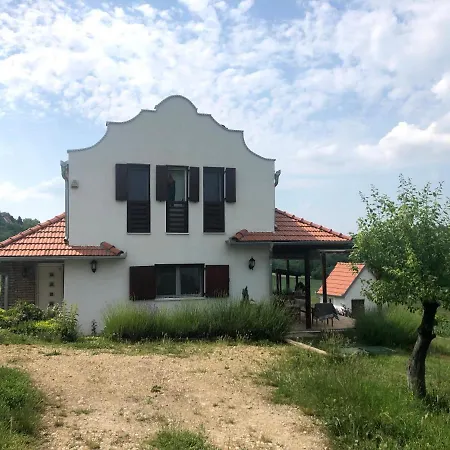 Kucica * Velika Remeta